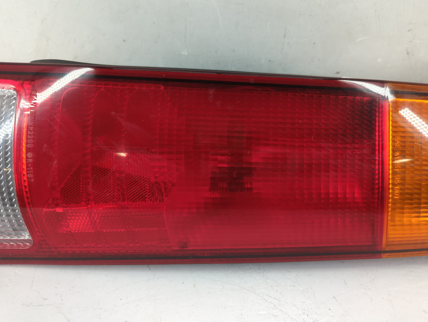 1999 Honda Cr-V Tail Light Assembly Passenger Right OEM P/N:043-2200 Fits OEM Used Auto Parts - Oemusedautoparts1.com