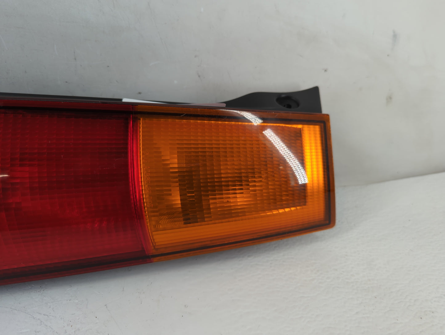 1999 Honda Cr-V Tail Light Assembly Passenger Right OEM P/N:043-2200 Fits OEM Used Auto Parts - Oemusedautoparts1.com