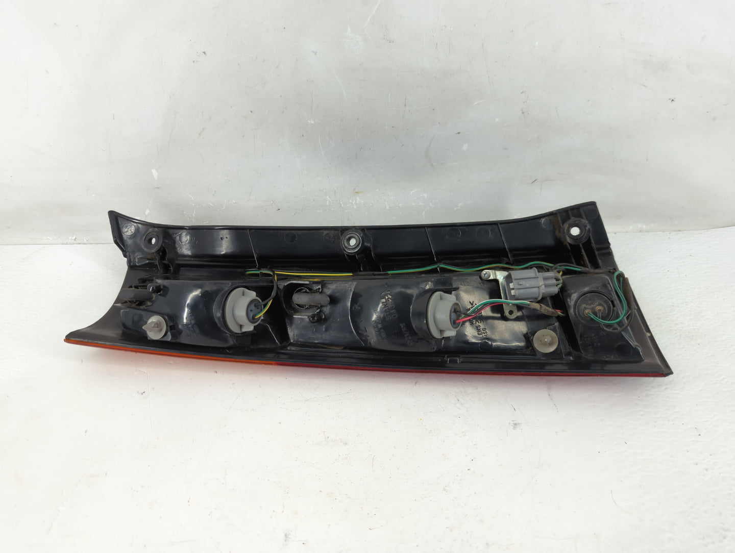 1999 Honda Cr-V Tail Light Assembly Passenger Right OEM P/N:043-2200 Fits OEM Used Auto Parts - Oemusedautoparts1.com