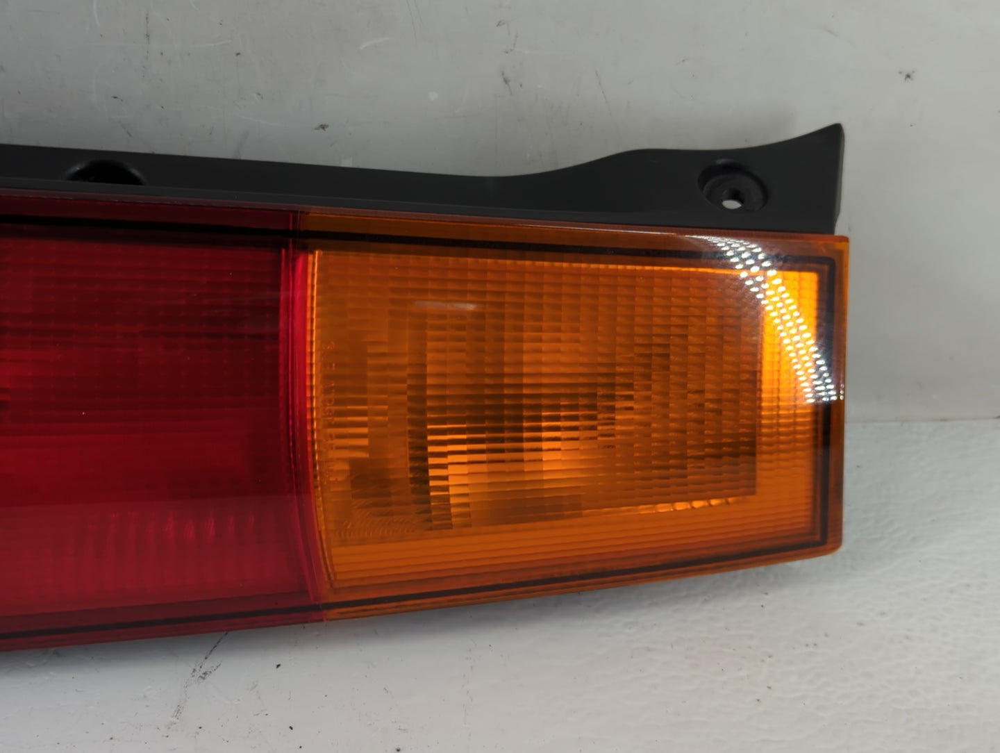 1999 Honda Cr-V Tail Light Assembly Passenger Right OEM P/N:043-2200 Fits OEM Used Auto Parts - Oemusedautoparts1.com
