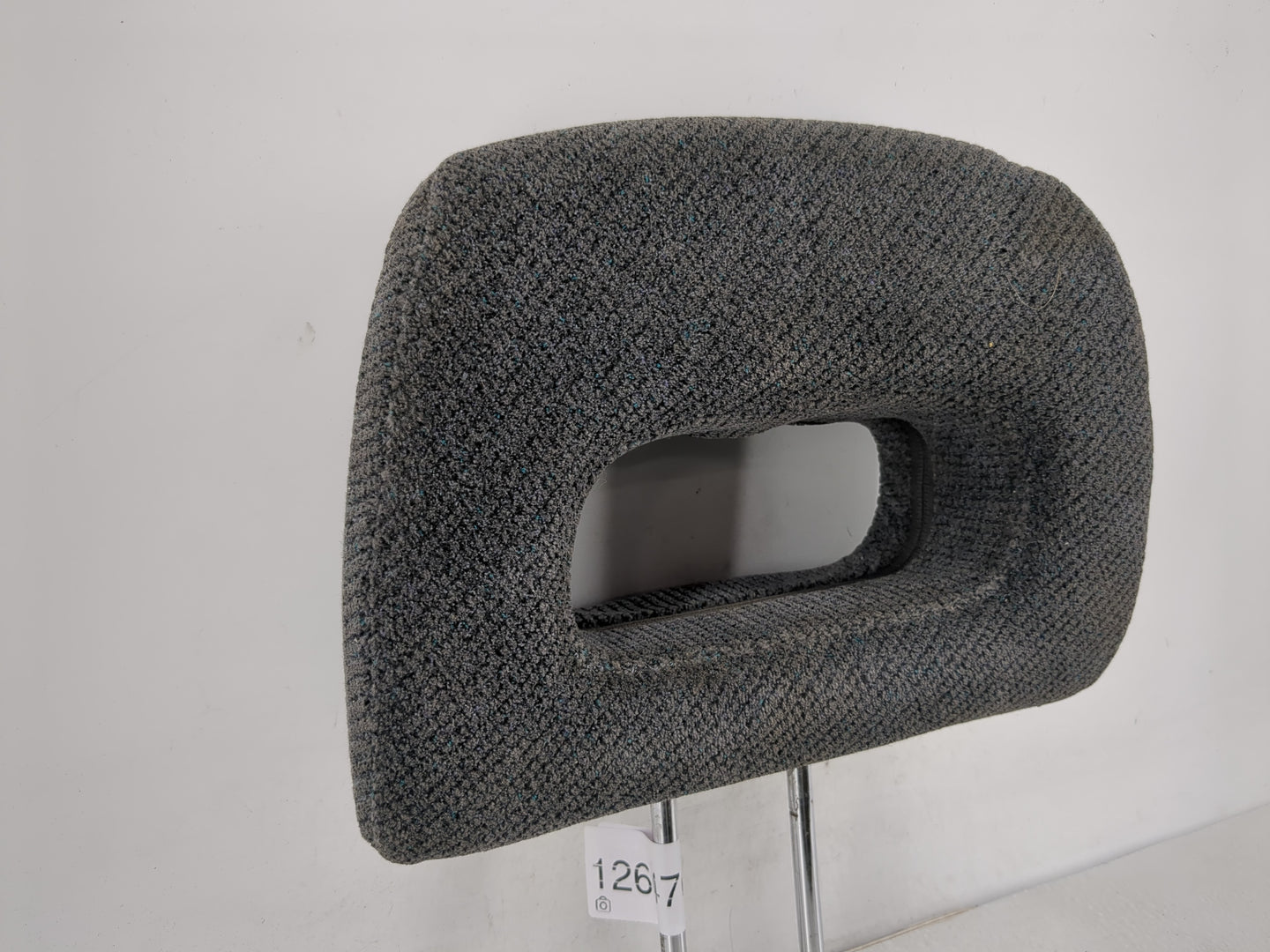 1998-2001 Honda Cr-V Headrest Head Rest Rear Seat Fits Fits 1998 1999 2000 2001 OEM Used Auto Parts - Oemusedautoparts1.com