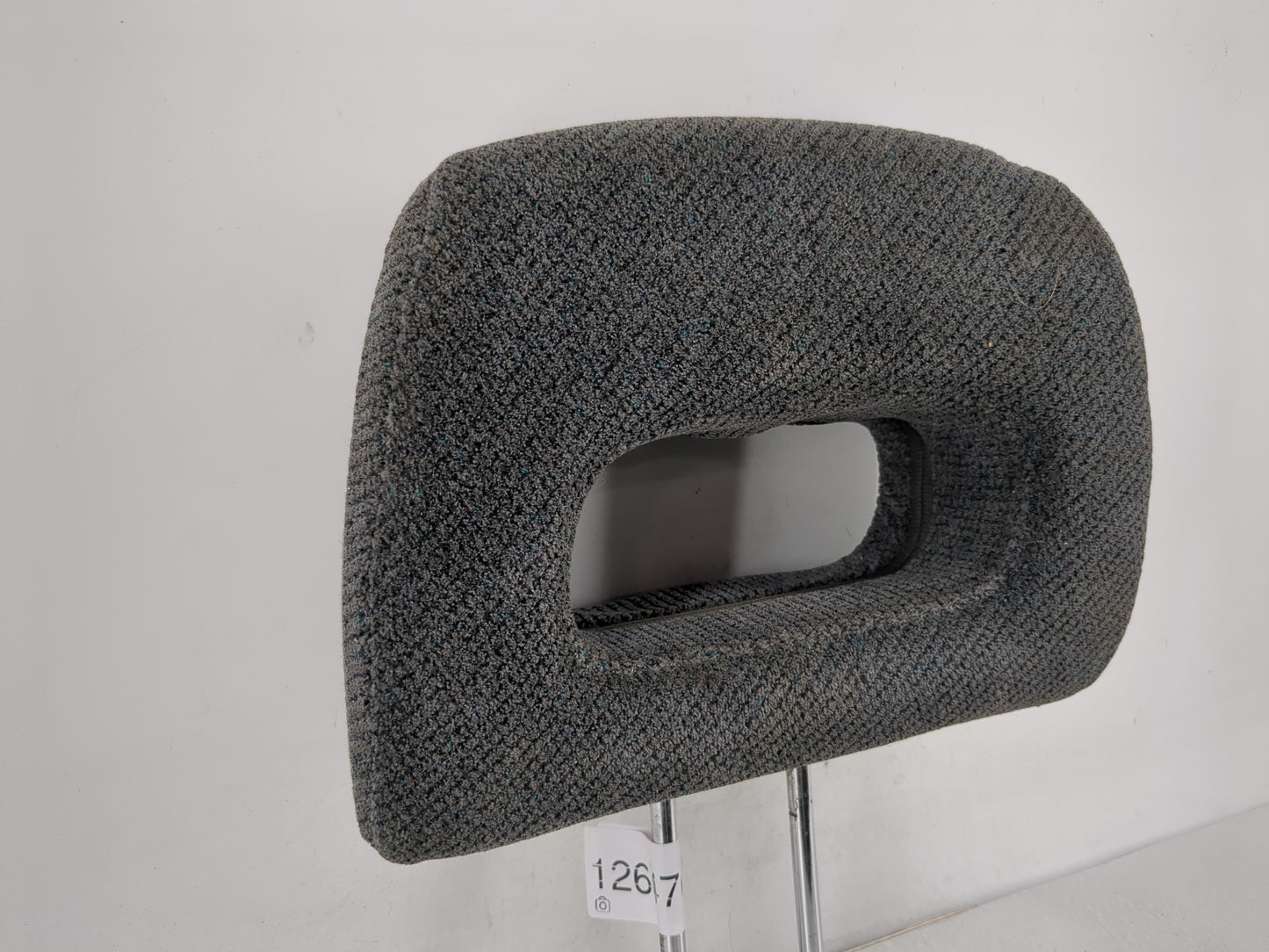 1998-2001 Honda Cr-V Headrest Head Rest Rear Seat Fits Fits 1998 1999 2000 2001 OEM Used Auto Parts - Oemusedautoparts1.com