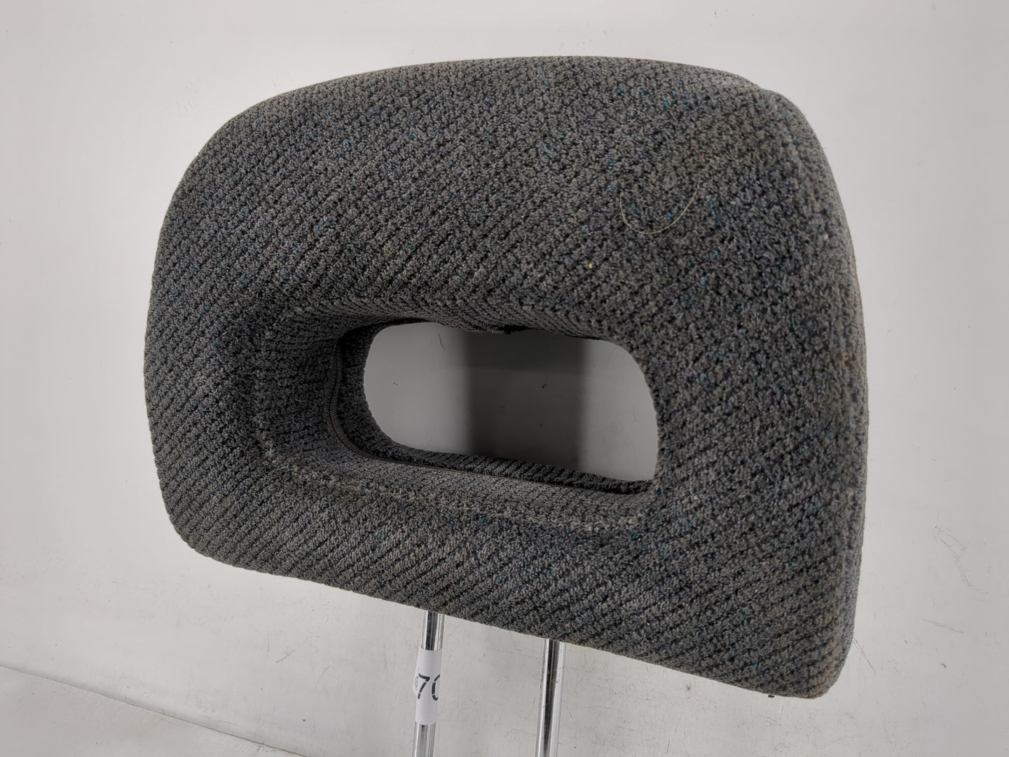 1998-2001 Honda Cr-V Headrest Head Rest Rear Seat Fits Fits 1998 1999 2000 2001 OEM Used Auto Parts - Oemusedautoparts1.com