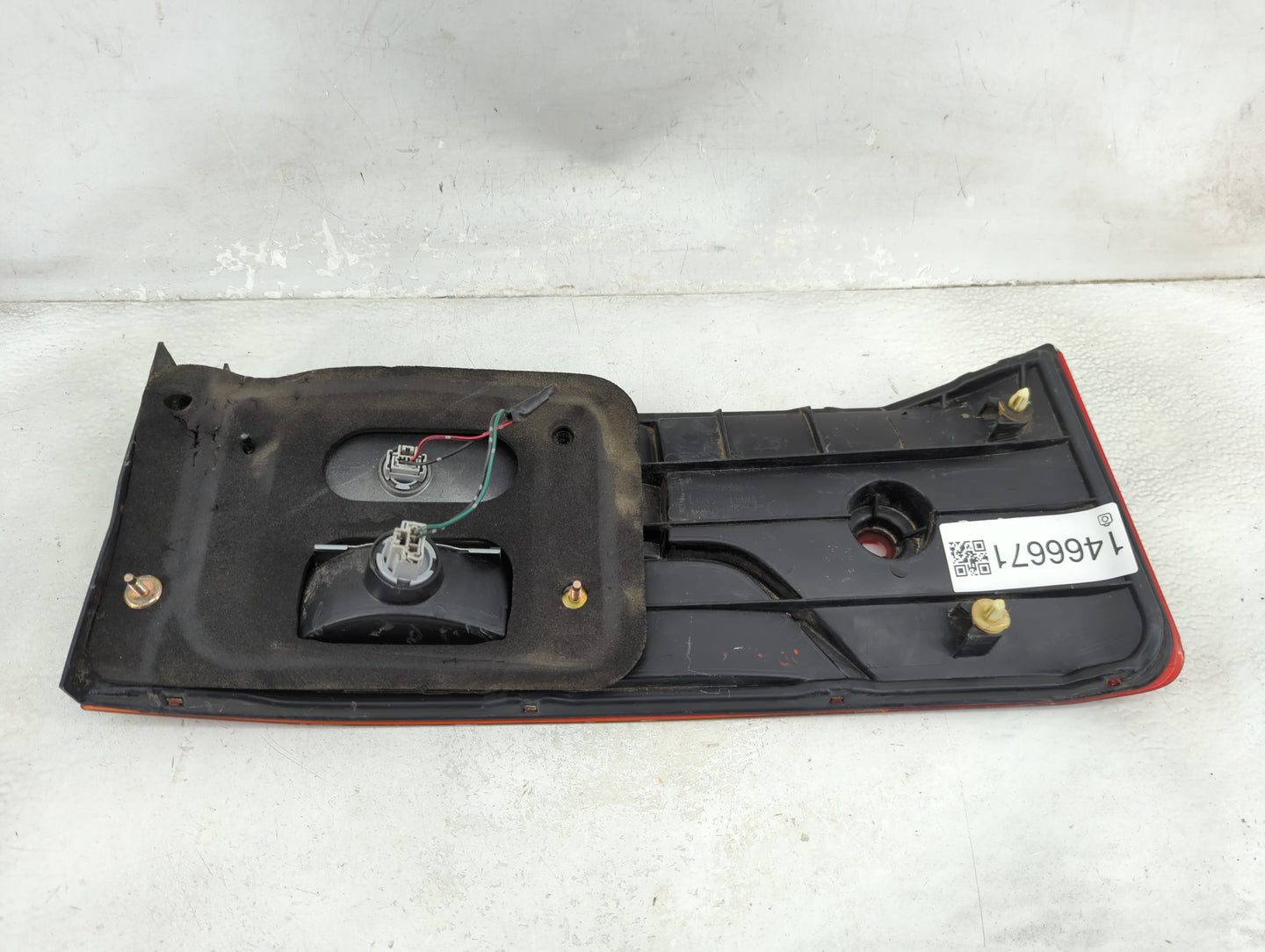 1999-2001 Honda Odyssey Tail Light Assembly Passenger Right OEM Fits Fits 1999 2000 2001 OEM Used Auto Parts - Oemusedautopa