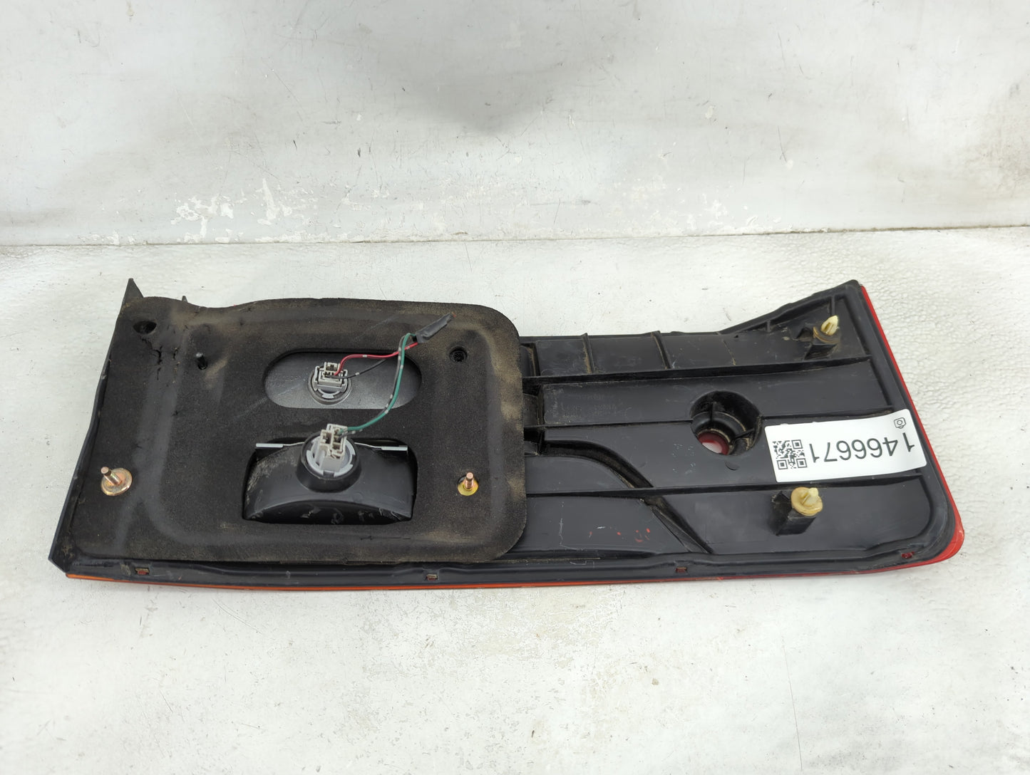 1999-2001 Honda Odyssey Tail Light Assembly Passenger Right OEM Fits Fits 1999 2000 2001 OEM Used Auto Parts - Oemusedautopa
