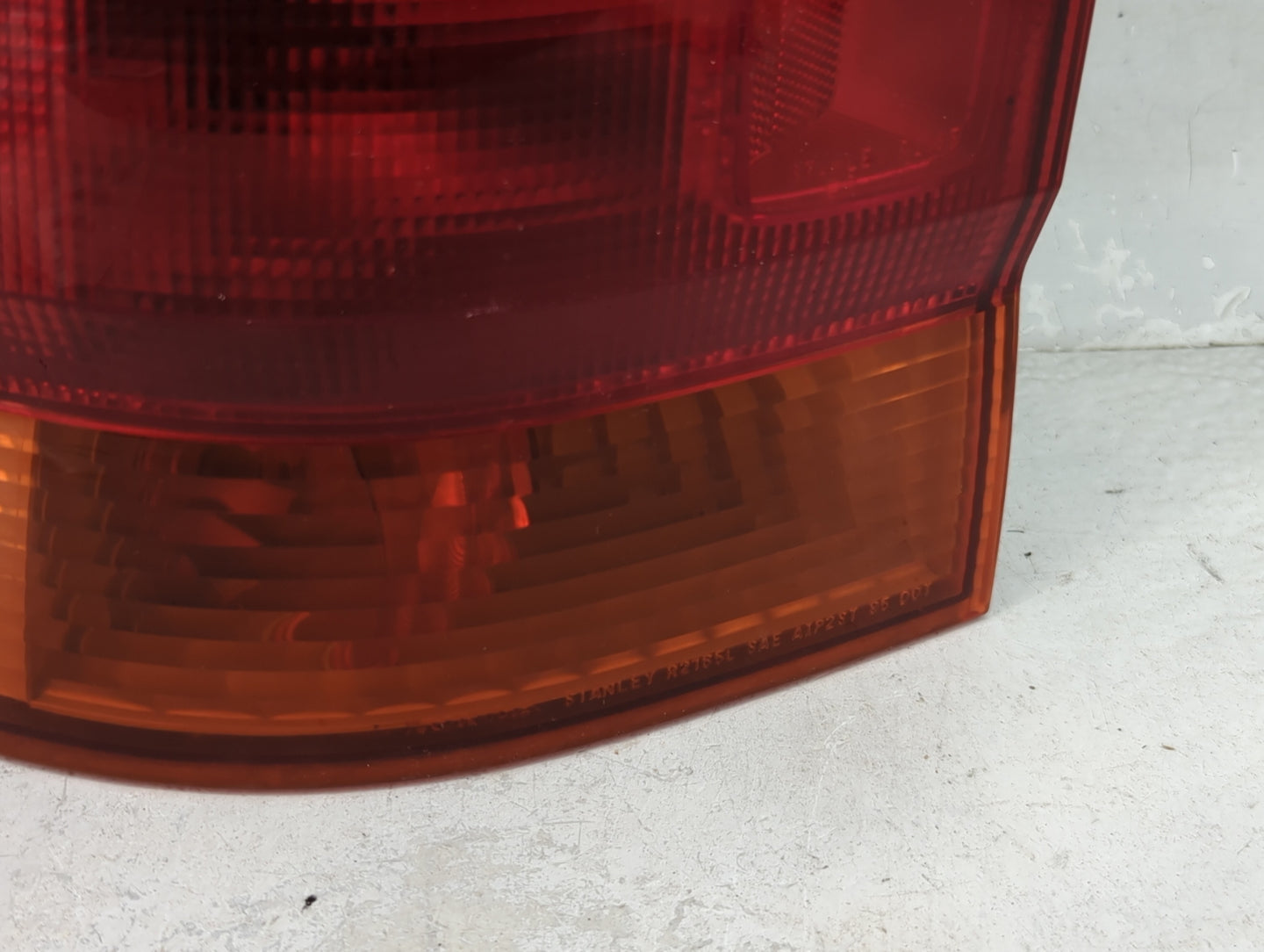 1999-2001 Honda Odyssey Tail Light Assembly Driver Left OEM P/N:17443 Fits Fits 1999 2000 2001 OEM Used Auto Parts - Oemused