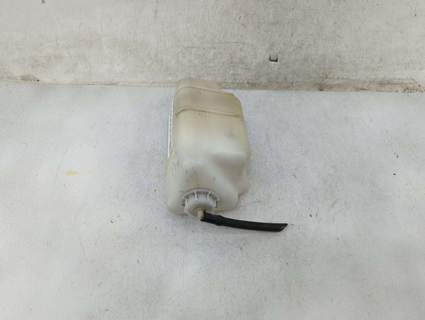 1999-2004 Honda Odyssey Radiator Coolant Overflow Expansion Tank Bottle 1466964 - Oemusedautoparts1.com