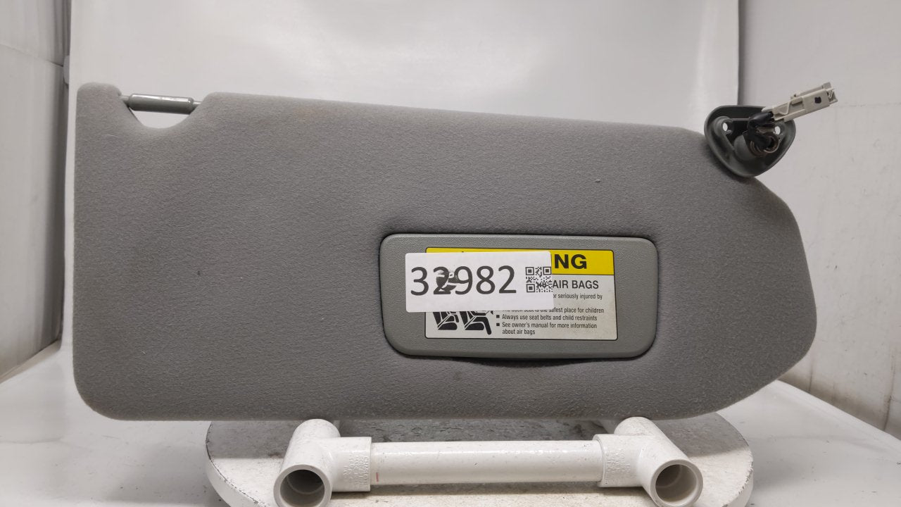 1999 Honda Odyssey Sun Visor Shade Replacement Passenger Right Mirror Fits OEM Used Auto Parts - Oemusedautoparts1.com