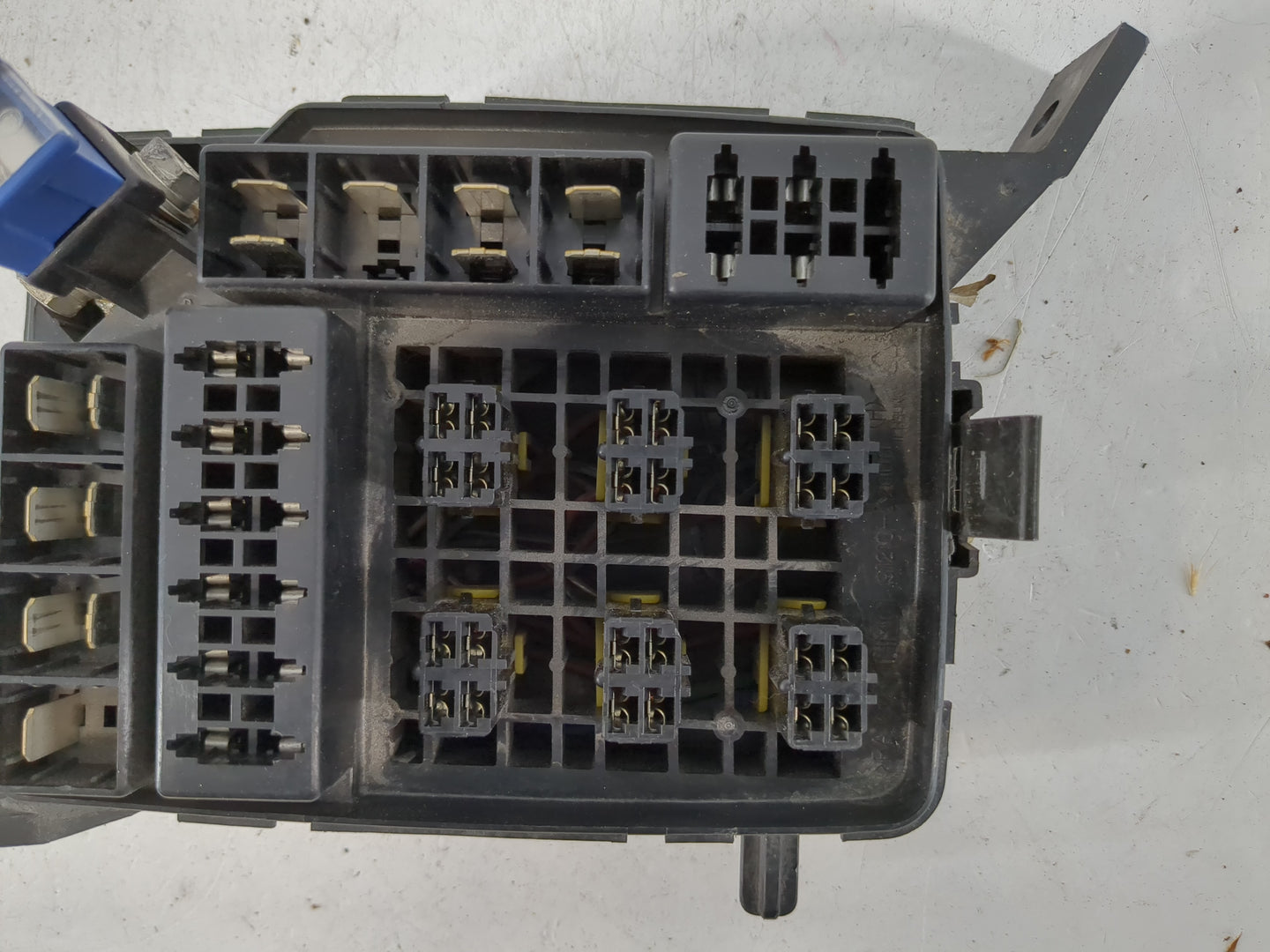 1999 Hyundai Elantra Fusebox Fuse Box Panel Relay Module P/N:91212-22002 Fits OEM Used Auto Parts - Oemusedautoparts1.com