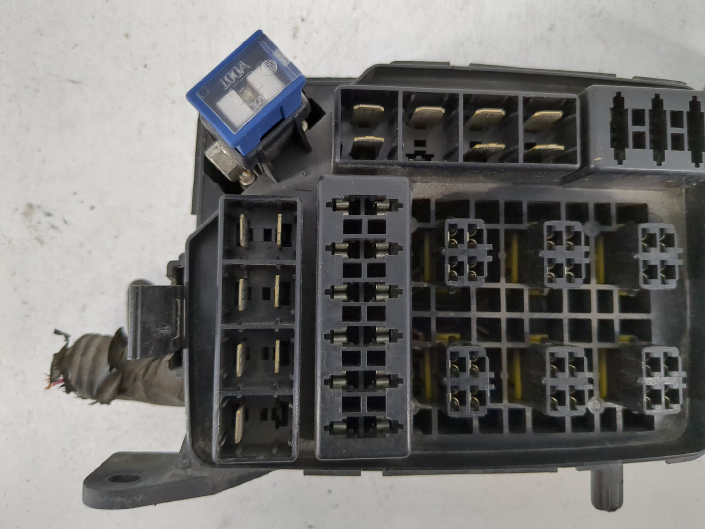 1999 Hyundai Elantra Fusebox Fuse Box Panel Relay Module P/N:91212-22002 Fits OEM Used Auto Parts - Oemusedautoparts1.com