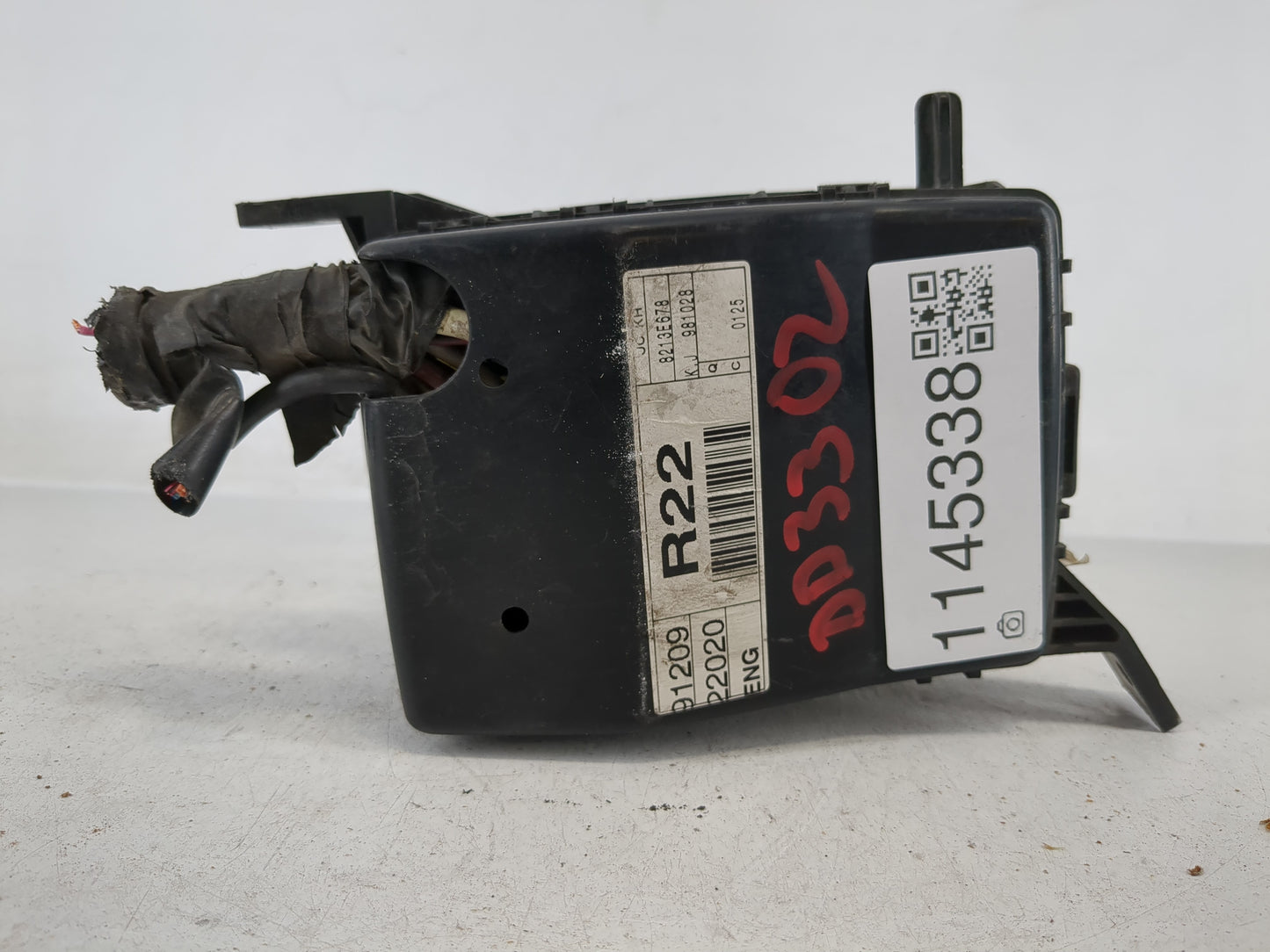 1999 Hyundai Elantra Fusebox Fuse Box Panel Relay Module P/N:91212-22002 Fits OEM Used Auto Parts - Oemusedautoparts1.com