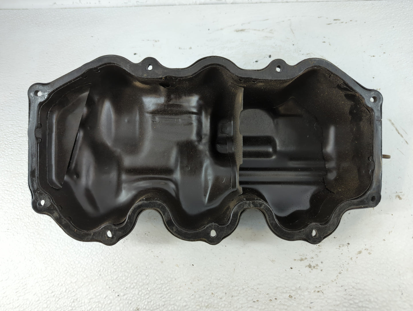 1997-2000 Infiniti Qx4 Engine Oil Pan Fits Fits 1996 1997 1998 1999 2000 OEM Used Auto Parts - Oemusedautoparts1.com