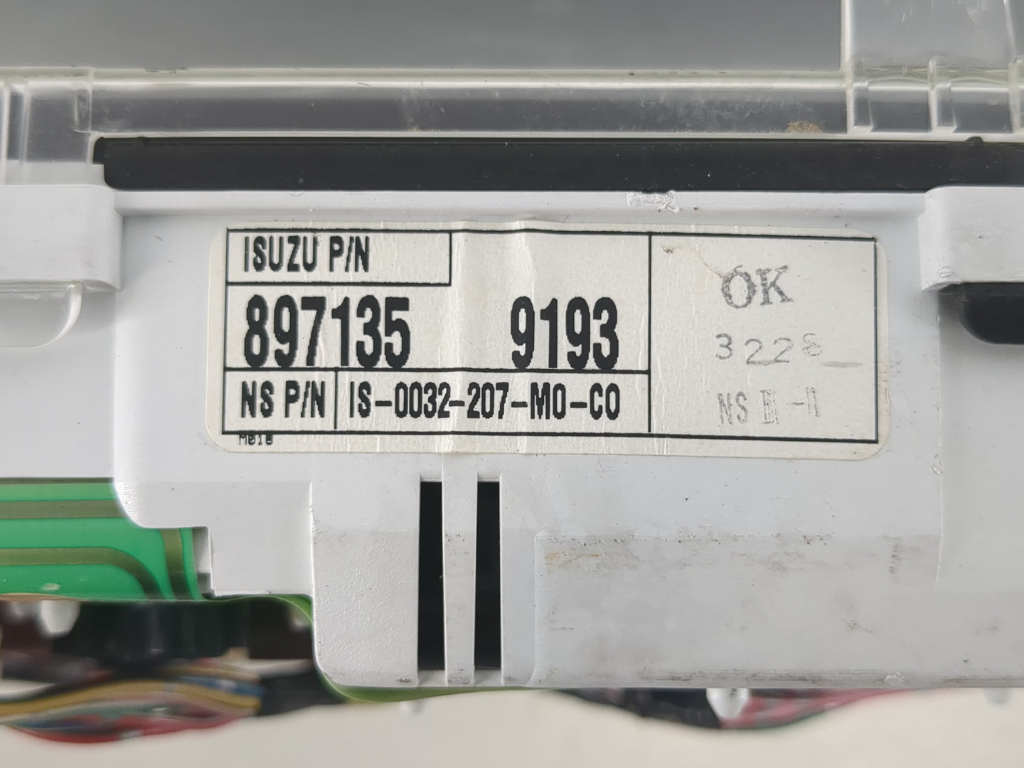 1999 Isuzu Rodeo Instrument Cluster Speedometer Gauges P/N:8971359193 Fits OEM Used Auto Parts - Oemusedautoparts1.com