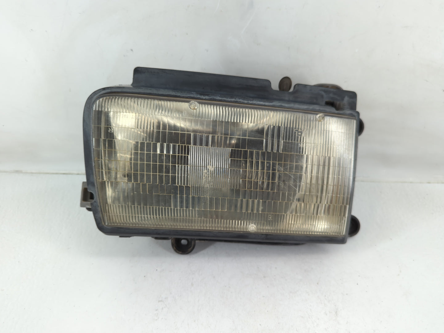 1999 Isuzu Rodeo Passenger Right Oem Head Light Headlight Lamp - Oemusedautoparts1.com