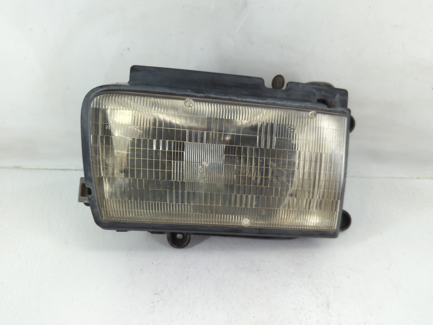 1999 Isuzu Rodeo Passenger Right Oem Head Light Headlight Lamp - Oemusedautoparts1.com