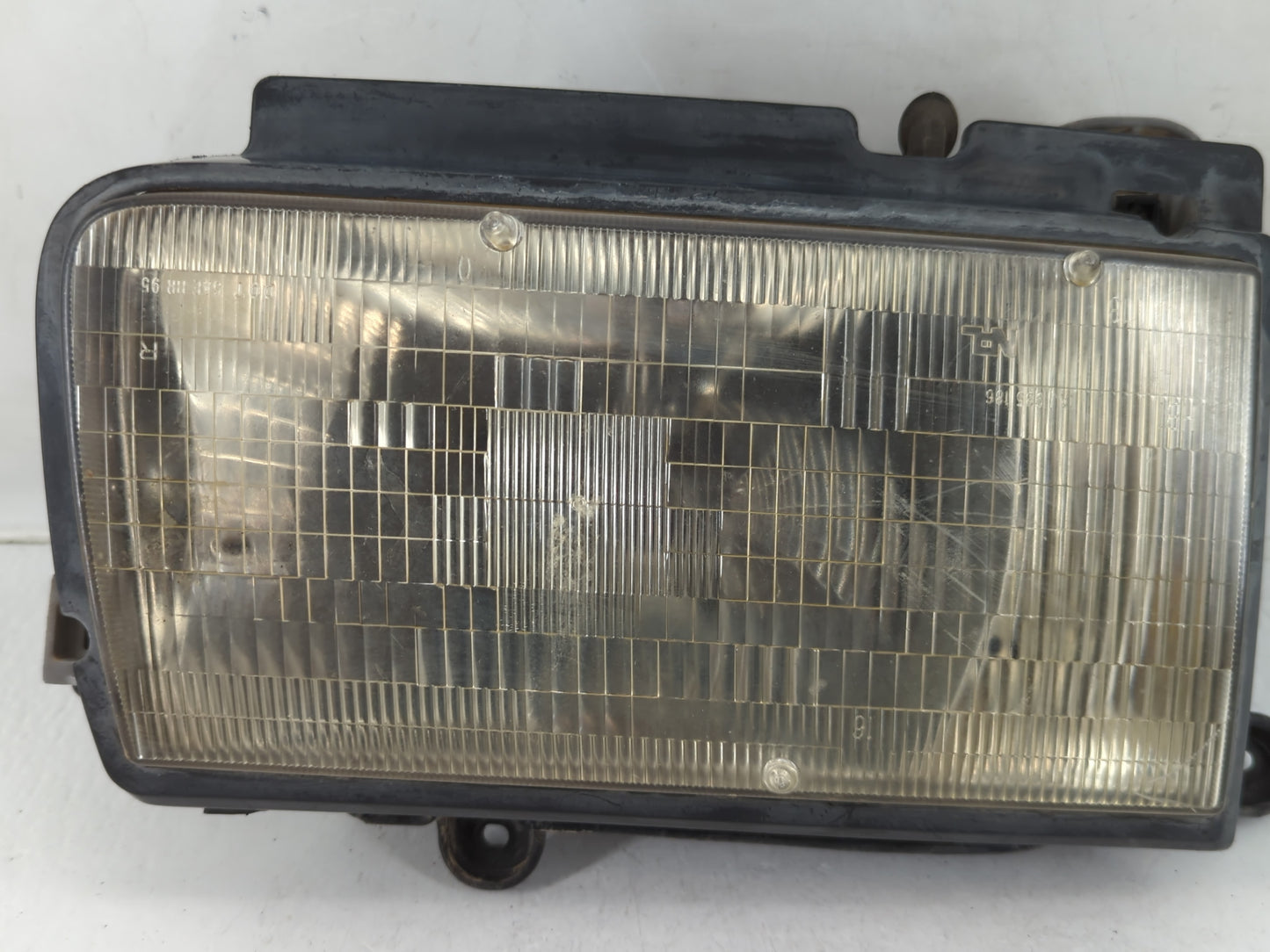 1999 Isuzu Rodeo Passenger Right Oem Head Light Headlight Lamp - Oemusedautoparts1.com