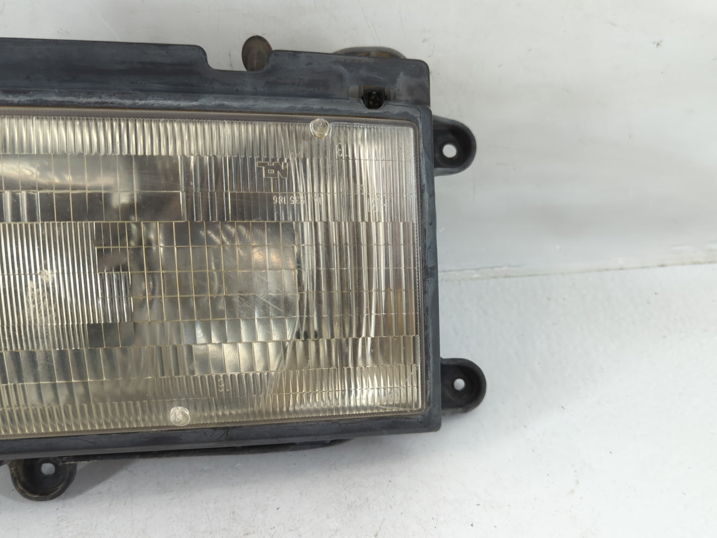 1999 Isuzu Rodeo Passenger Right Oem Head Light Headlight Lamp - Oemusedautoparts1.com
