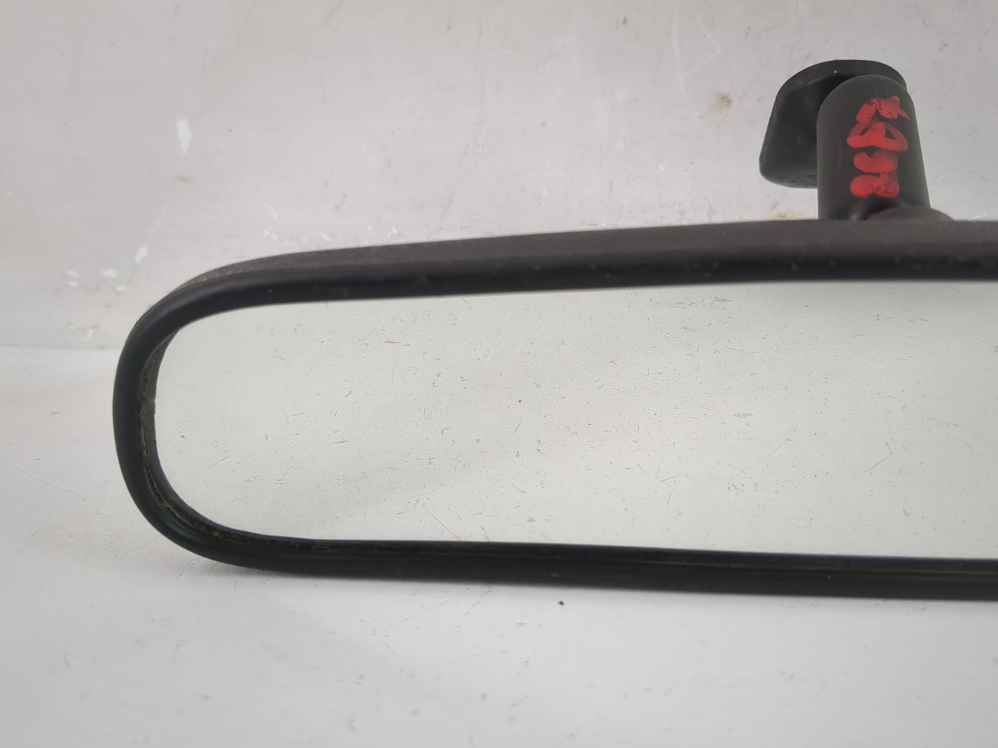 1999 Isuzu Rodeo Interior Rear View Mirror Replacement OEM P/N:E8011082 Fits OEM Used Auto Parts - Oemusedautoparts1.com