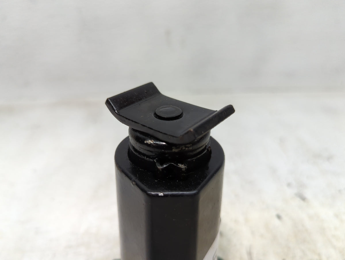 1999 Jeep Cherokee Spare Scissor Car Jack - Oemusedautoparts1.com