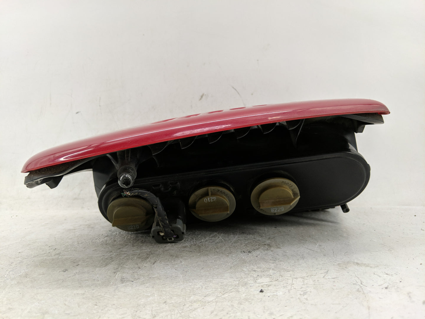 1999 Jeep Grand Cherokee Tail Light Assembly Driver Left OEM Fits OEM Used Auto Parts - Oemusedautoparts1.com