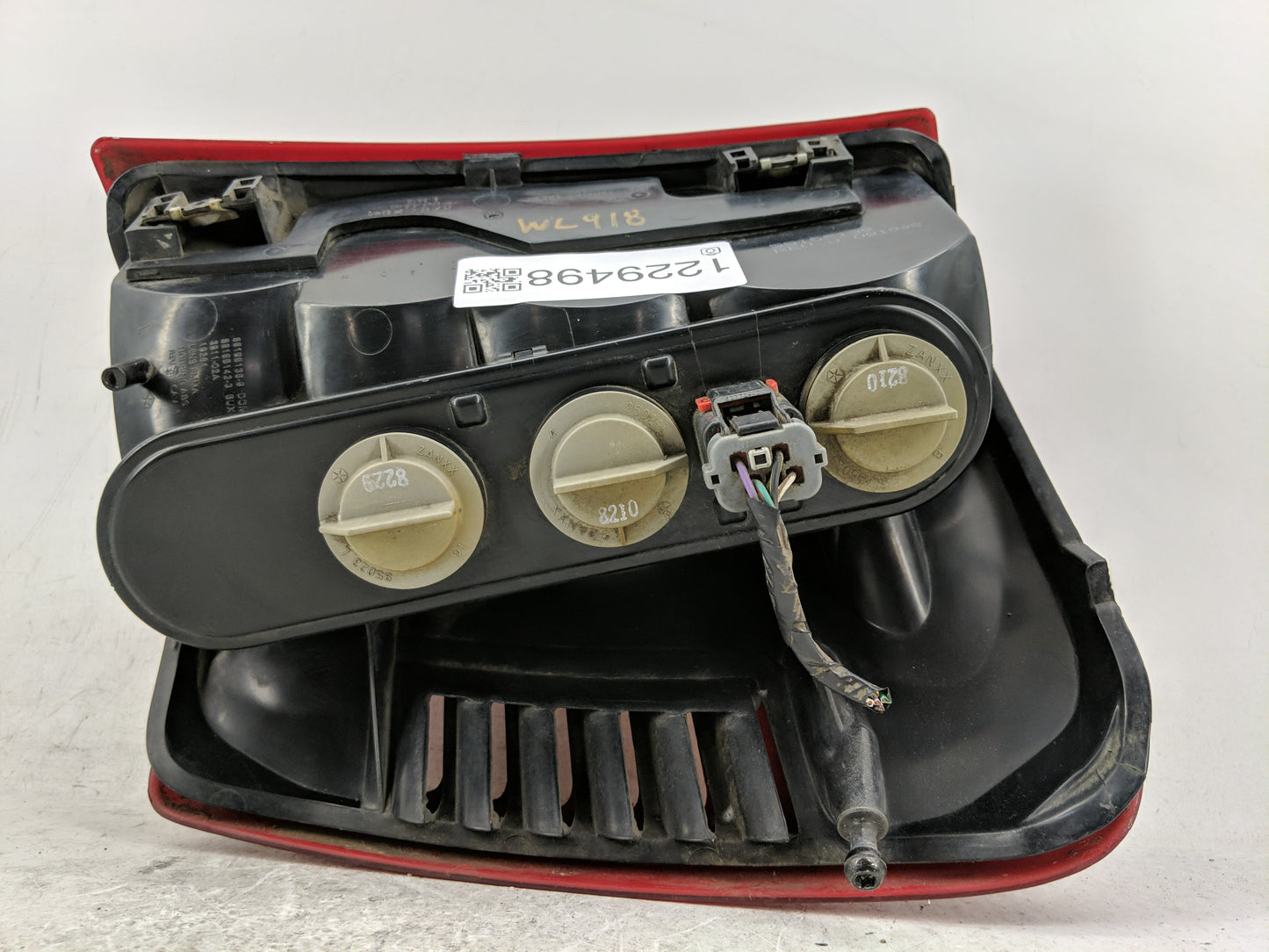 1999 Jeep Grand Cherokee Tail Light Assembly Driver Left OEM Fits OEM Used Auto Parts - Oemusedautoparts1.com