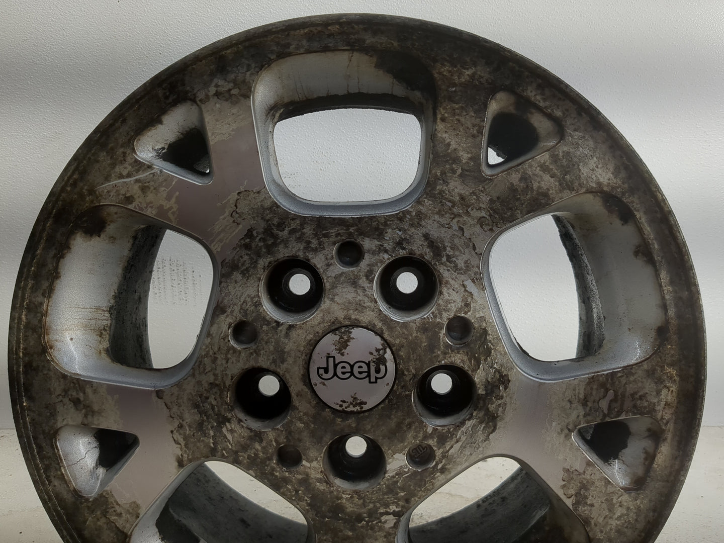 1999-2003 Jeep Grand Cherokee Oem Wheel Rim - Oemusedautoparts1.com