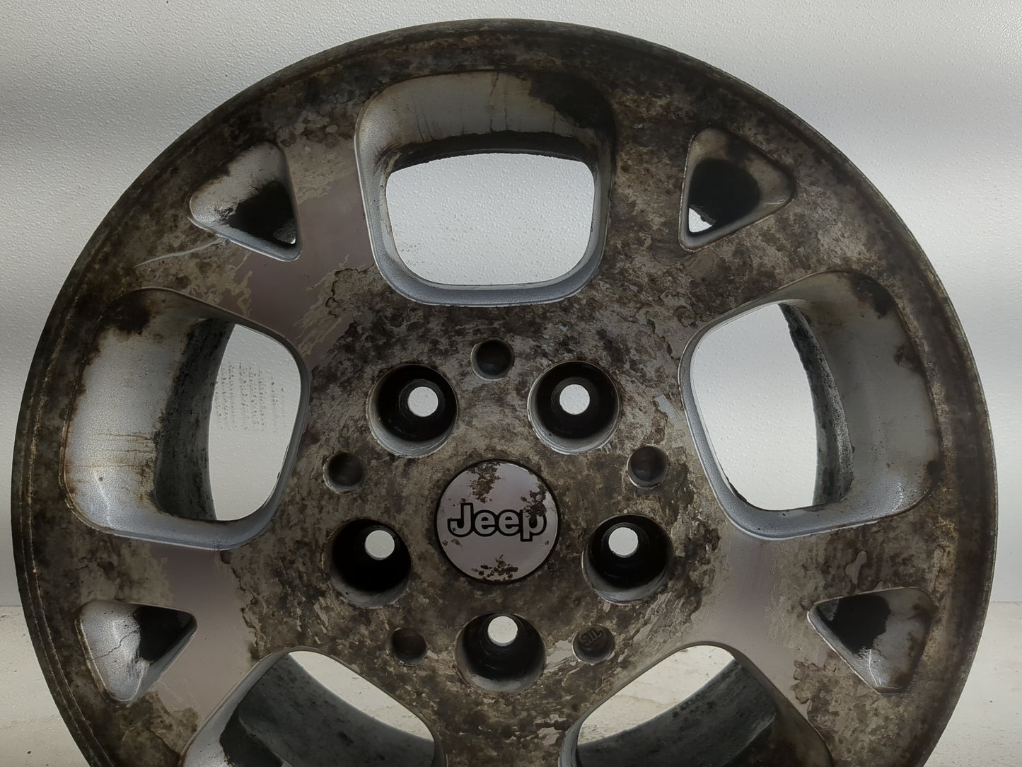 1999-2003 Jeep Grand Cherokee Oem Wheel Rim - Oemusedautoparts1.com
