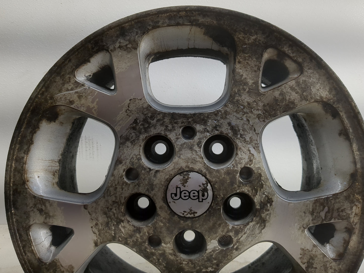 1999-2003 Jeep Grand Cherokee Oem Wheel Rim - Oemusedautoparts1.com