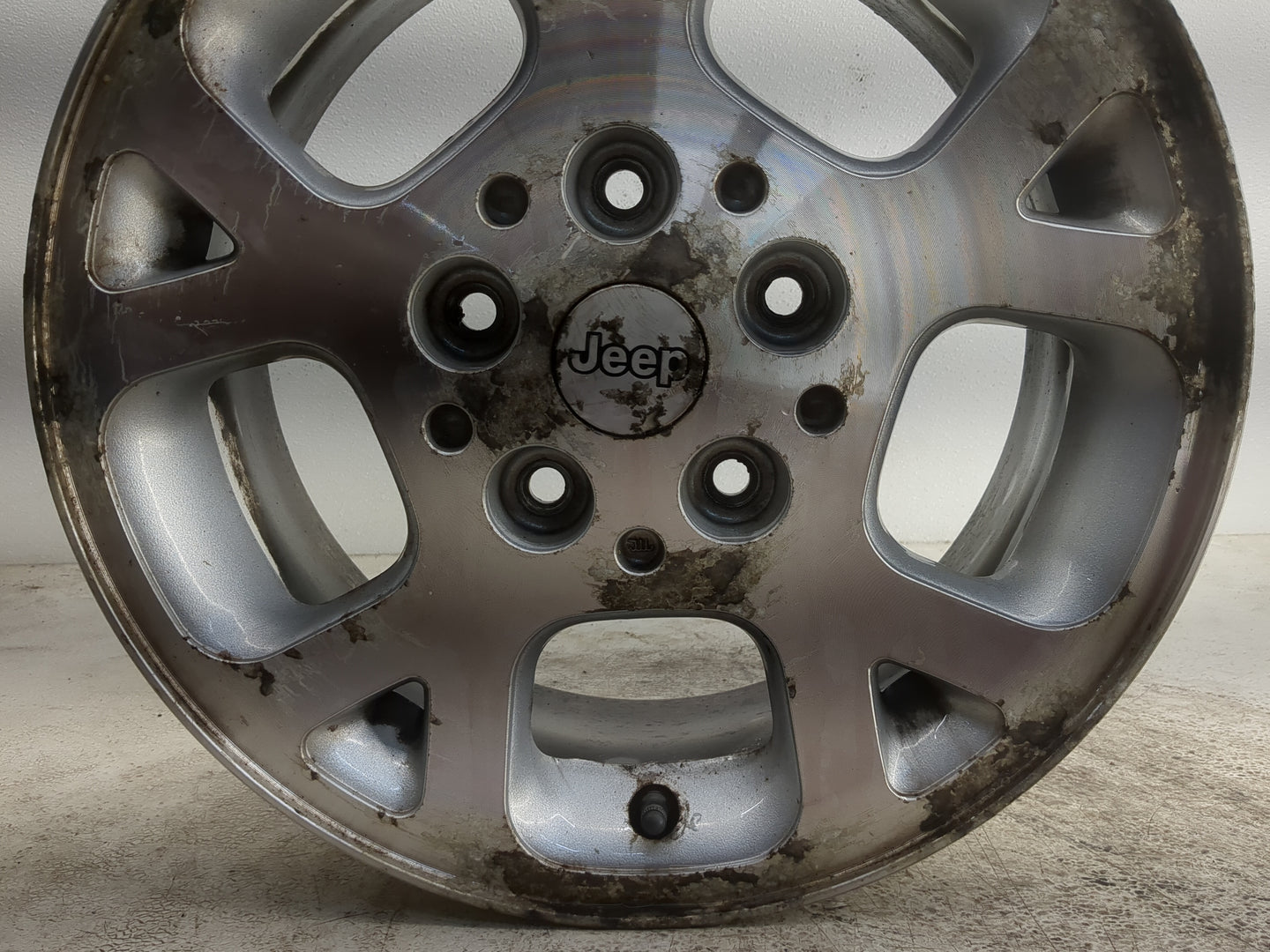 1999-2003 Jeep Grand Cherokee Oem Wheel Rim - Oemusedautoparts1.com
