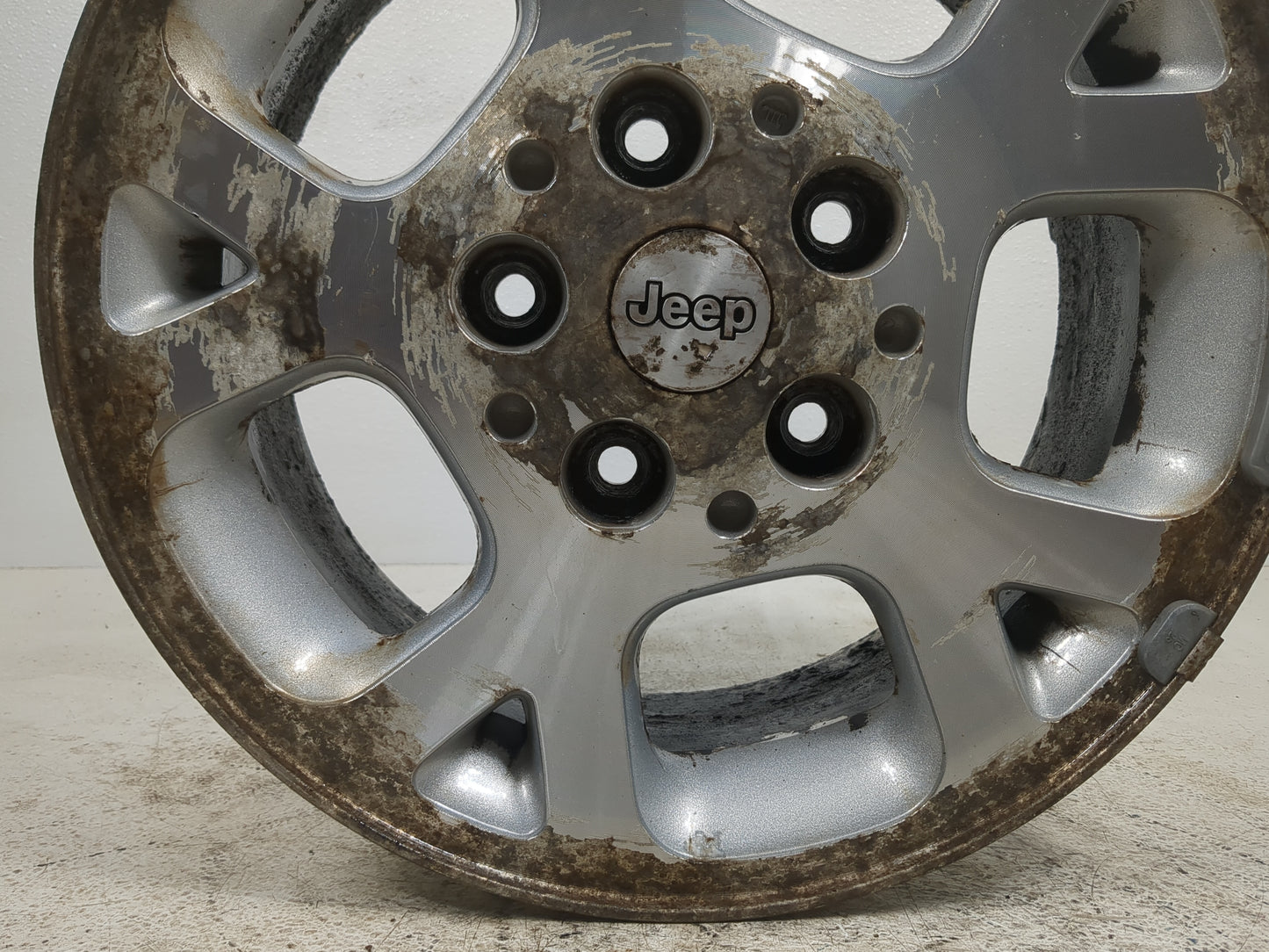 1999-2003 Jeep Grand Cherokee Oem Wheel Rim 1278563 - Oemusedautoparts1.com