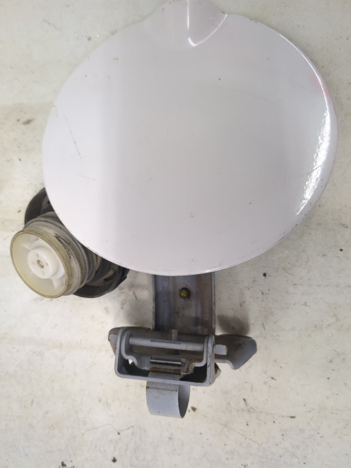 1999 Jeep Grand Cherokee Fuel Tank Door Lid Gas Tank White - Oemusedautoparts1.com