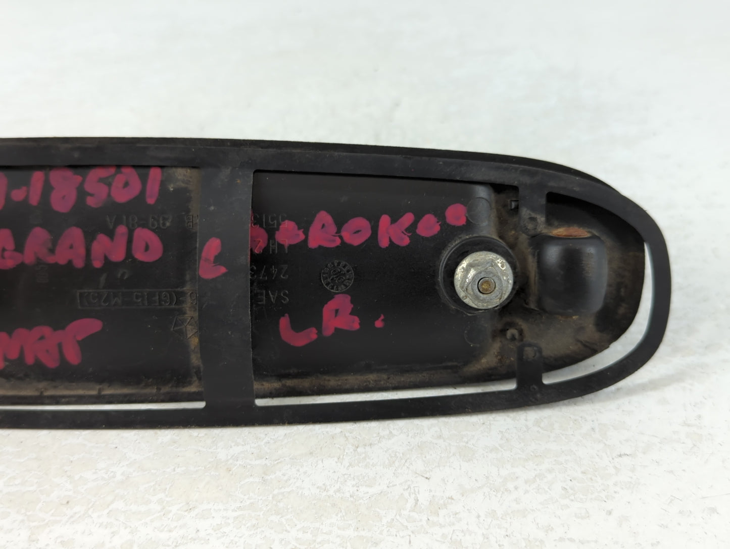 1999 Jeep Grand Cherokee Driver Front Left Door Handle Exterior Assembly - Oemusedautoparts1.com