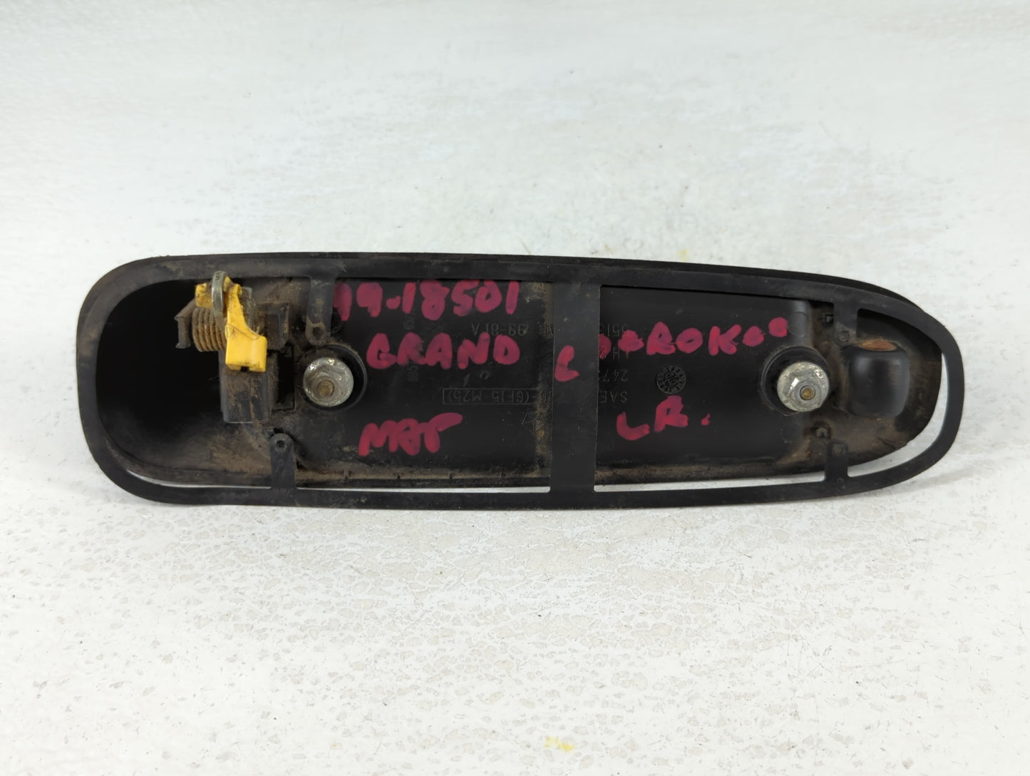 1999 Jeep Grand Cherokee Driver Front Left Door Handle Exterior Assembly - Oemusedautoparts1.com