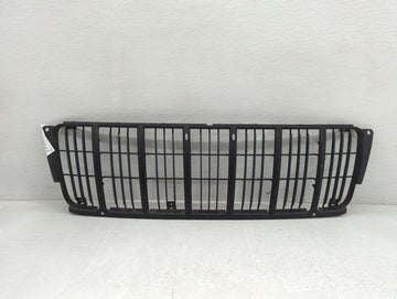 1999-2003 Jeep Grand Cherokee Front Grille Bumper Not Included - Oemusedautoparts1.com