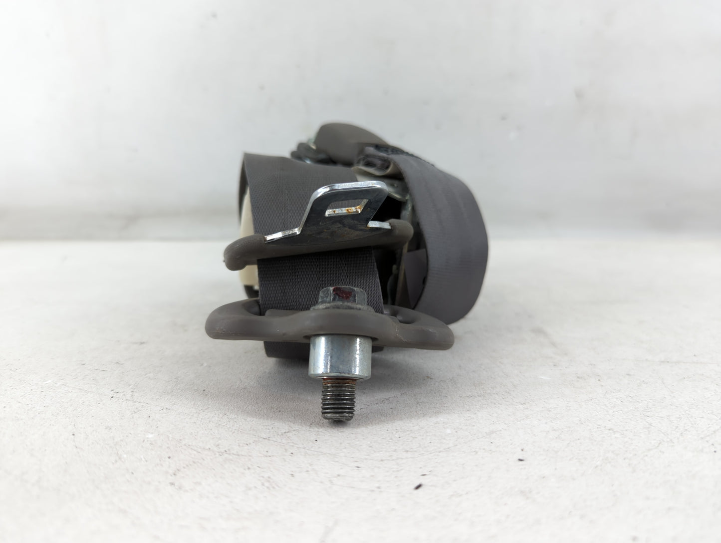 1999 Jeep Wrangler Left Driver Seat Belt Rear Retractor - Oemusedautoparts1.com