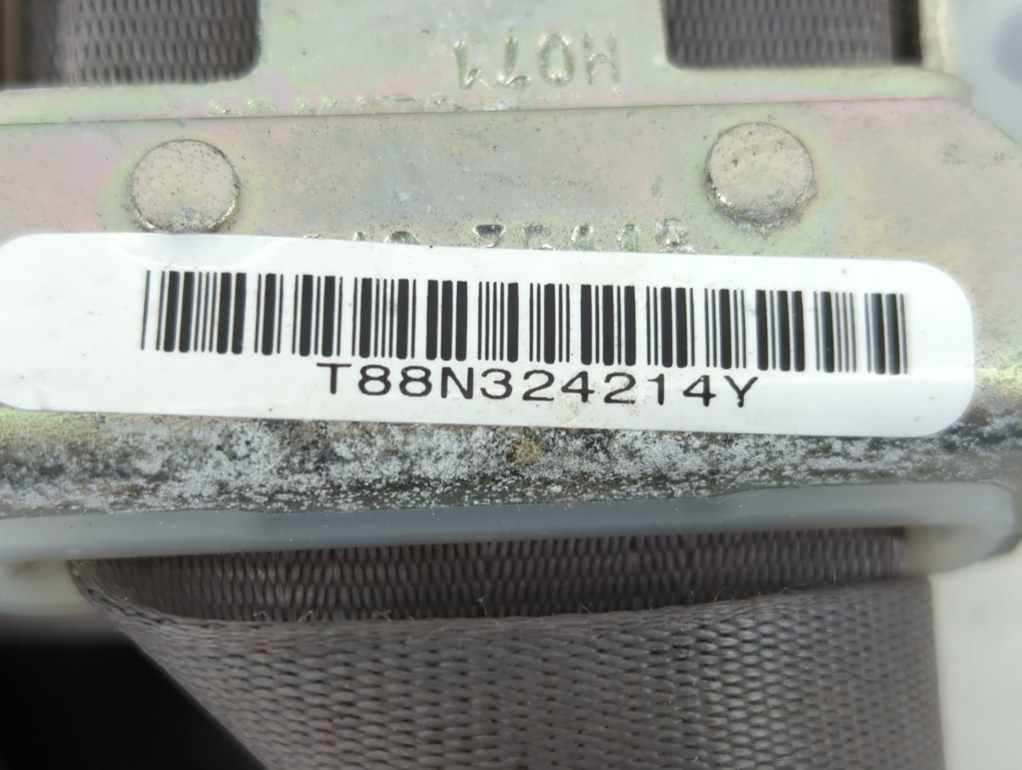 1999 Jeep Wrangler Left Driver Seat Belt Rear Retractor - Oemusedautoparts1.com