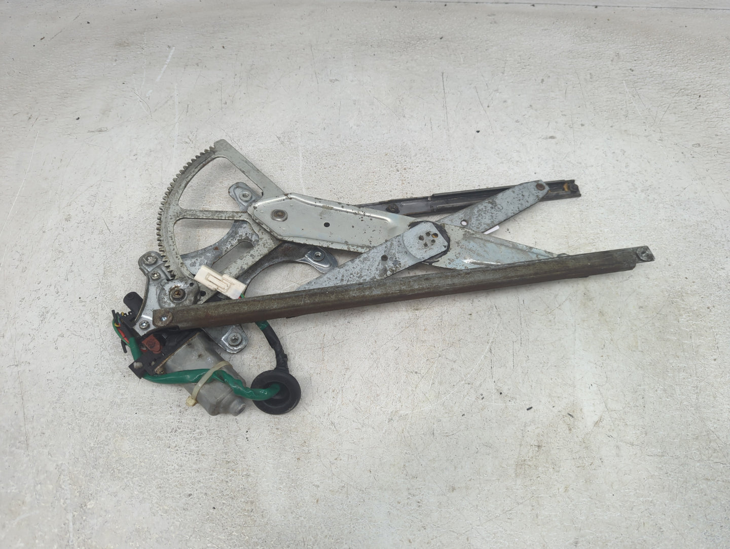 1998-2005 Lexus Gs300 Window Regulator Passenger Front - Oemusedautoparts1.com