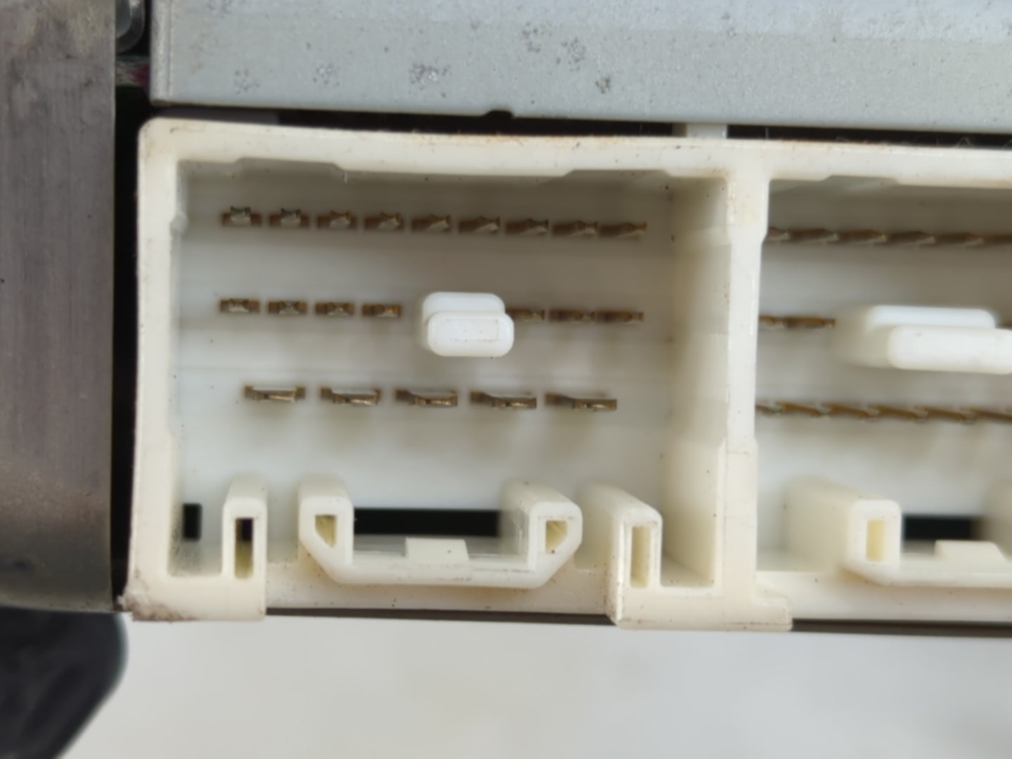 1999-2000 Lexus Rx300 Chassis Control Module Ccm Bcm Body Control - Oemusedautoparts1.com