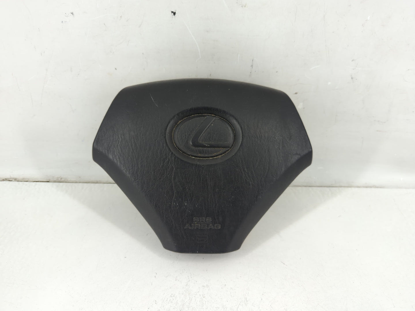 1999-2000 Lexus Rx300 Air Bag Driver Left Steering Wheel Mounted Fits Fits 1999 2000 OEM Used Auto Parts - Oemusedautoparts1