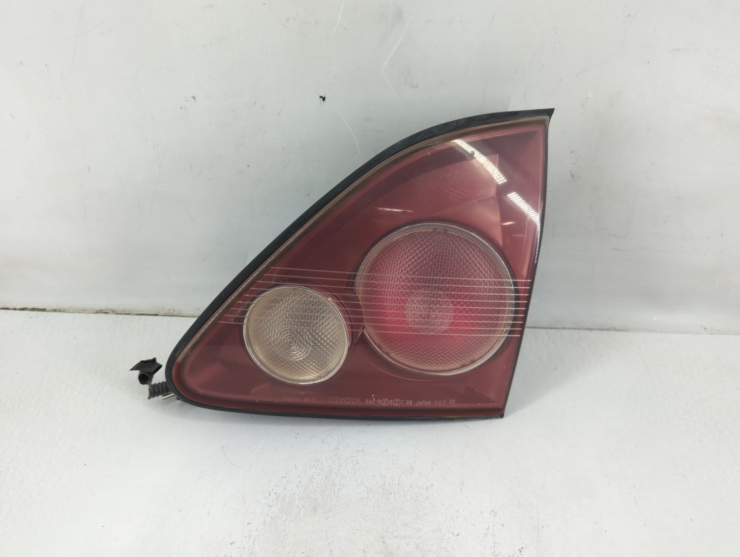 1999-2000 Lexus Rx300 Tail Light Assembly Driver Left OEM Fits Fits 1999 2000 OEM Used Auto Parts - Oemusedautoparts1.com