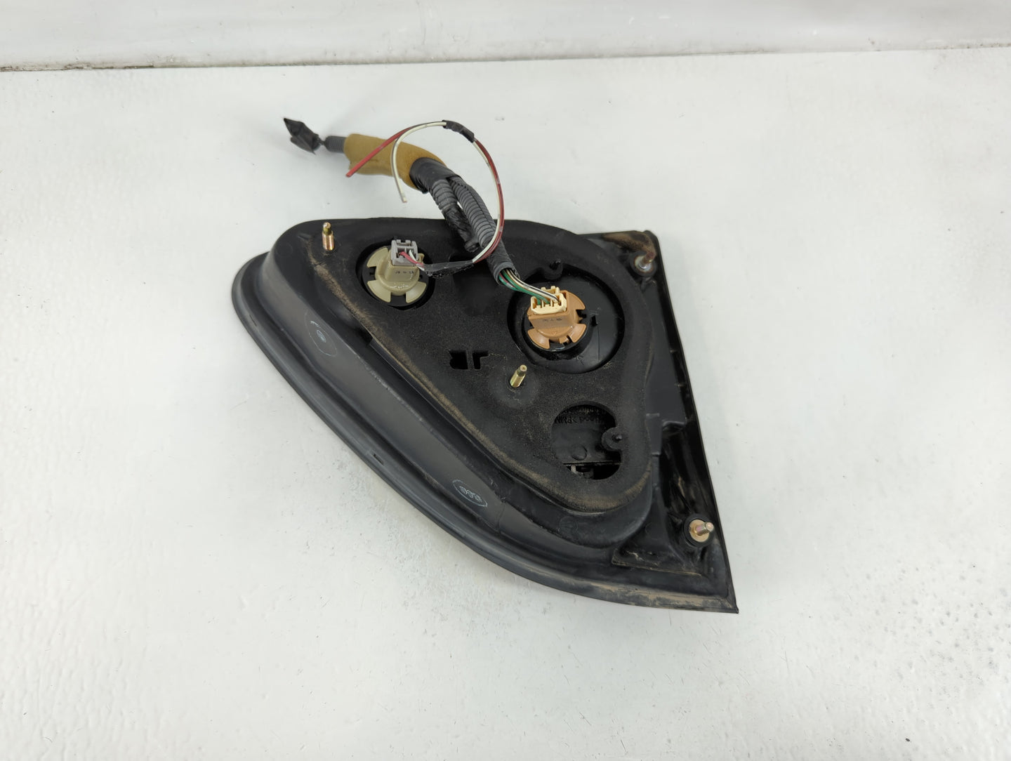 1999-2000 Lexus Rx300 Tail Light Assembly Driver Left OEM Fits Fits 1999 2000 OEM Used Auto Parts - Oemusedautoparts1.com