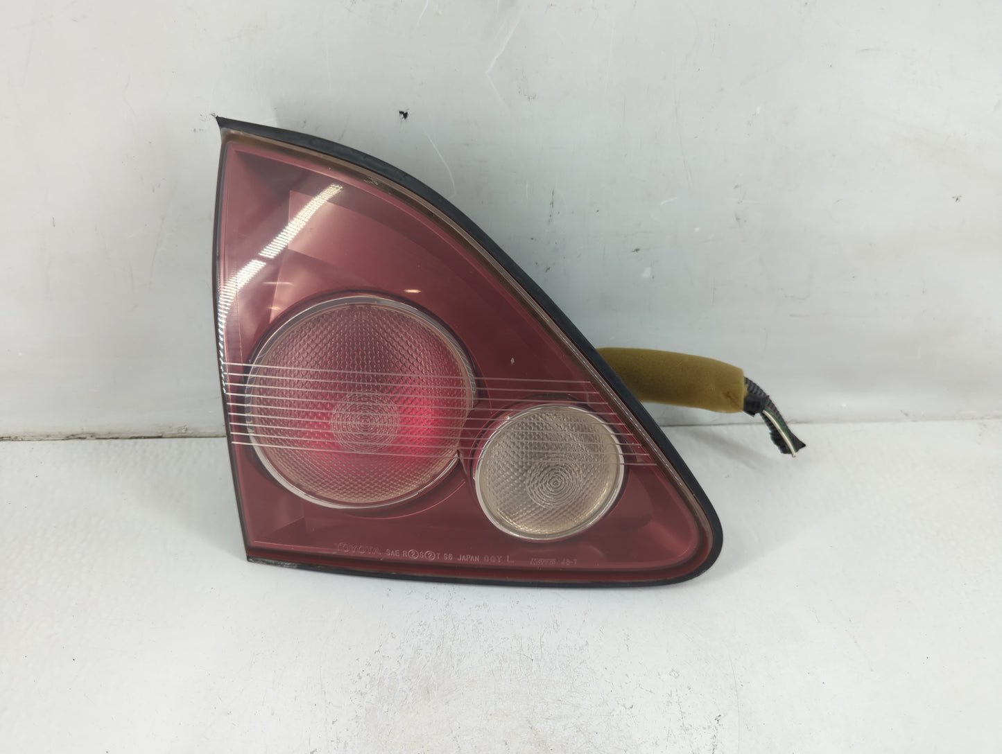 1999-2000 Lexus Rx300 Tail Light Assembly Driver Left OEM Fits Fits 1999 2000 OEM Used Auto Parts - Oemusedautoparts1.com