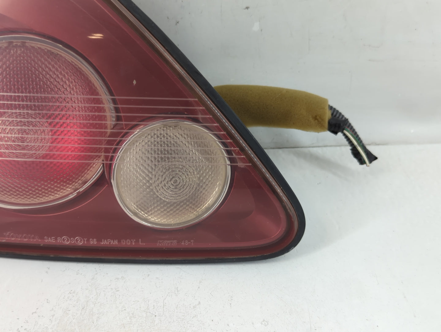 1999-2000 Lexus Rx300 Tail Light Assembly Driver Left OEM Fits Fits 1999 2000 OEM Used Auto Parts - Oemusedautoparts1.com