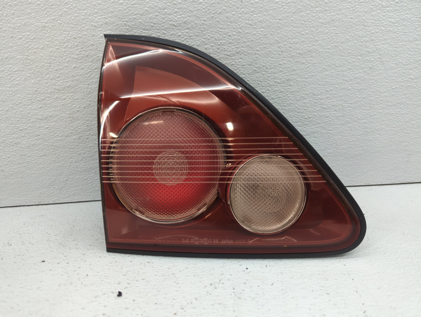 1999-2000 Lexus Rx300 Tail Light Assembly Driver Left OEM Fits Fits 1999 2000 OEM Used Auto Parts - Oemusedautoparts1.com