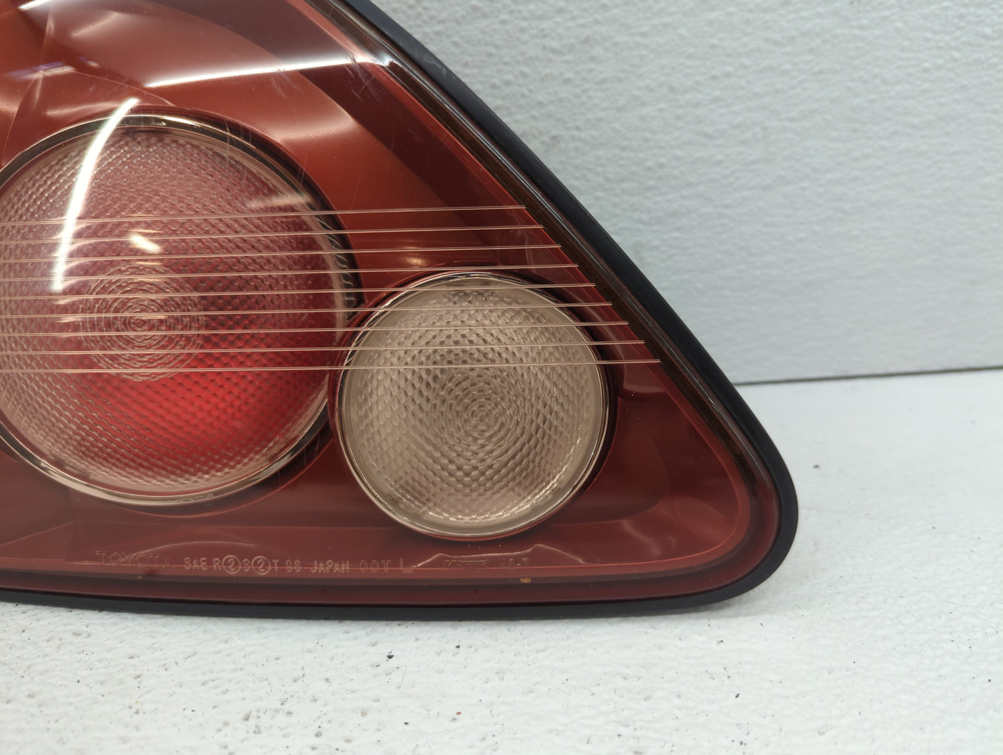 1999-2000 Lexus Rx300 Tail Light Assembly Driver Left OEM Fits Fits 1999 2000 OEM Used Auto Parts - Oemusedautoparts1.com