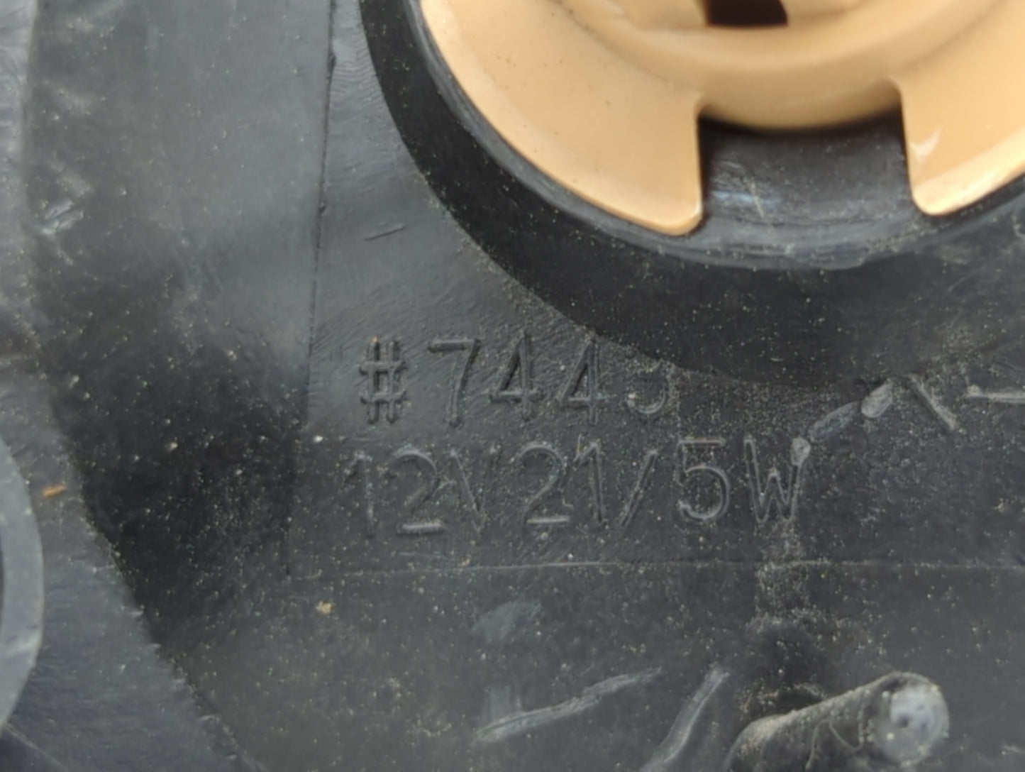 1999-2000 Lexus Rx300 Tail Light Assembly Driver Left OEM Fits Fits 1999 2000 OEM Used Auto Parts - Oemusedautoparts1.com