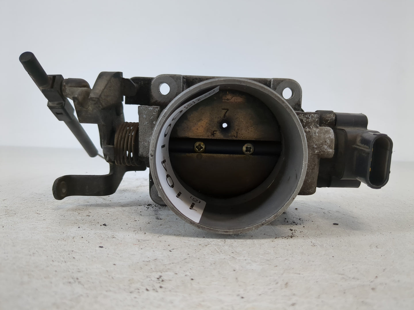 1999 Lincoln Navigator Throttle Body P/N:XL3U-BB Fits OEM Used Auto Parts - Oemusedautoparts1.com