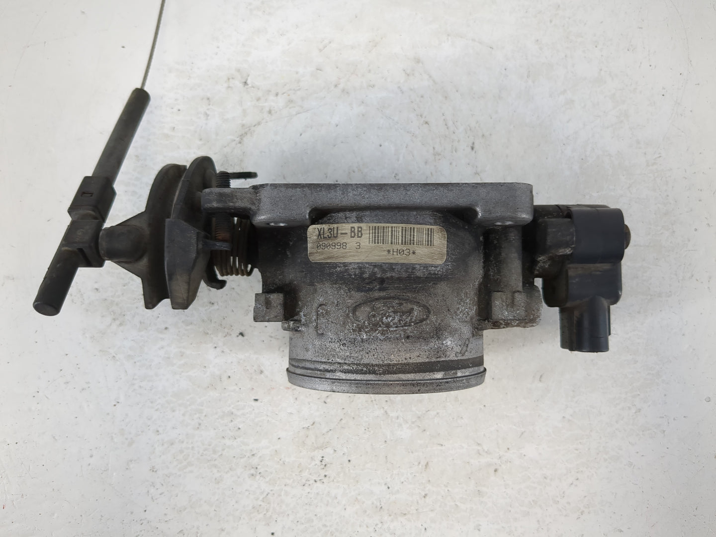 1999 Lincoln Navigator Throttle Body P/N:XL3U-BB Fits OEM Used Auto Parts - Oemusedautoparts1.com