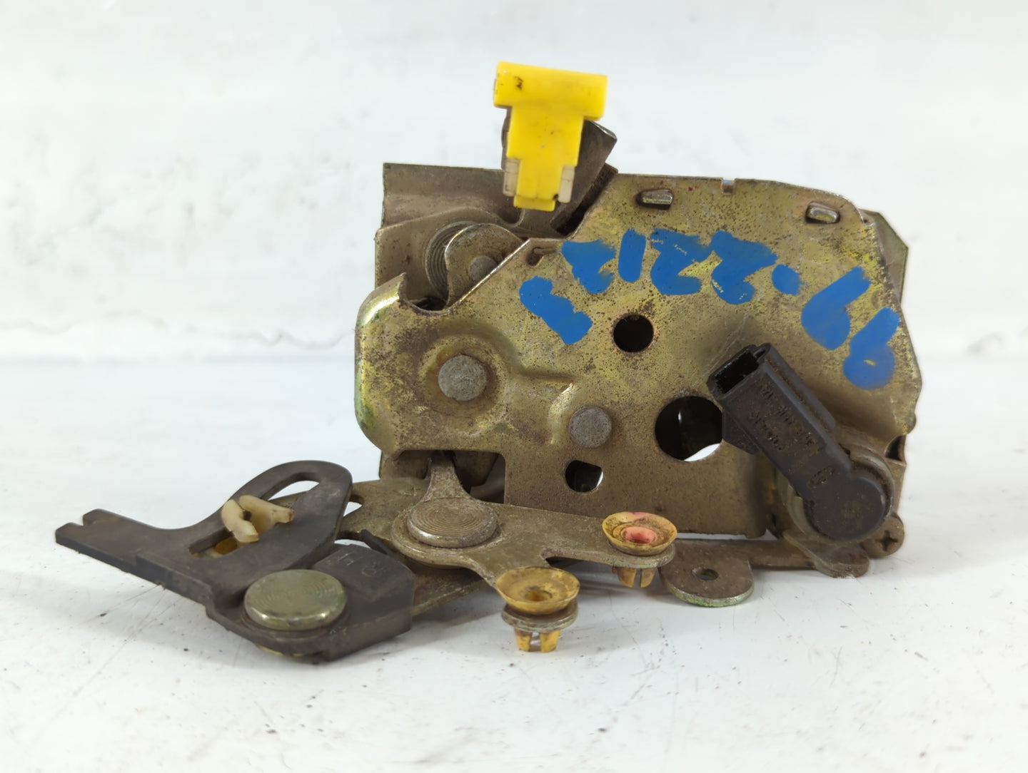 1999 Lincoln Navigator Hood Latch Assembly - Oemusedautoparts1.com