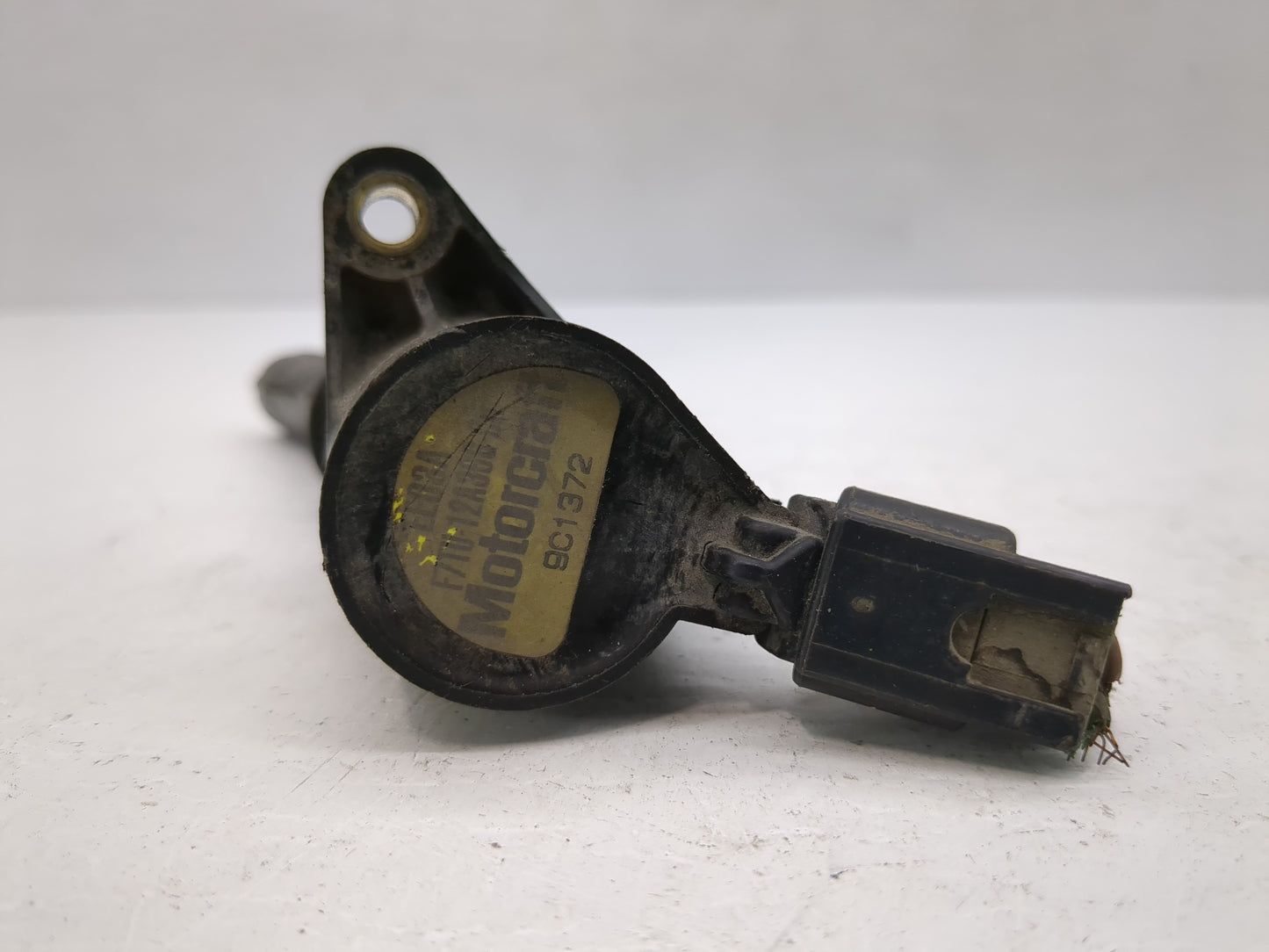1998-2000 Lincoln Town Car Ignition Coil Igniter Pack - Oemusedautoparts1.com